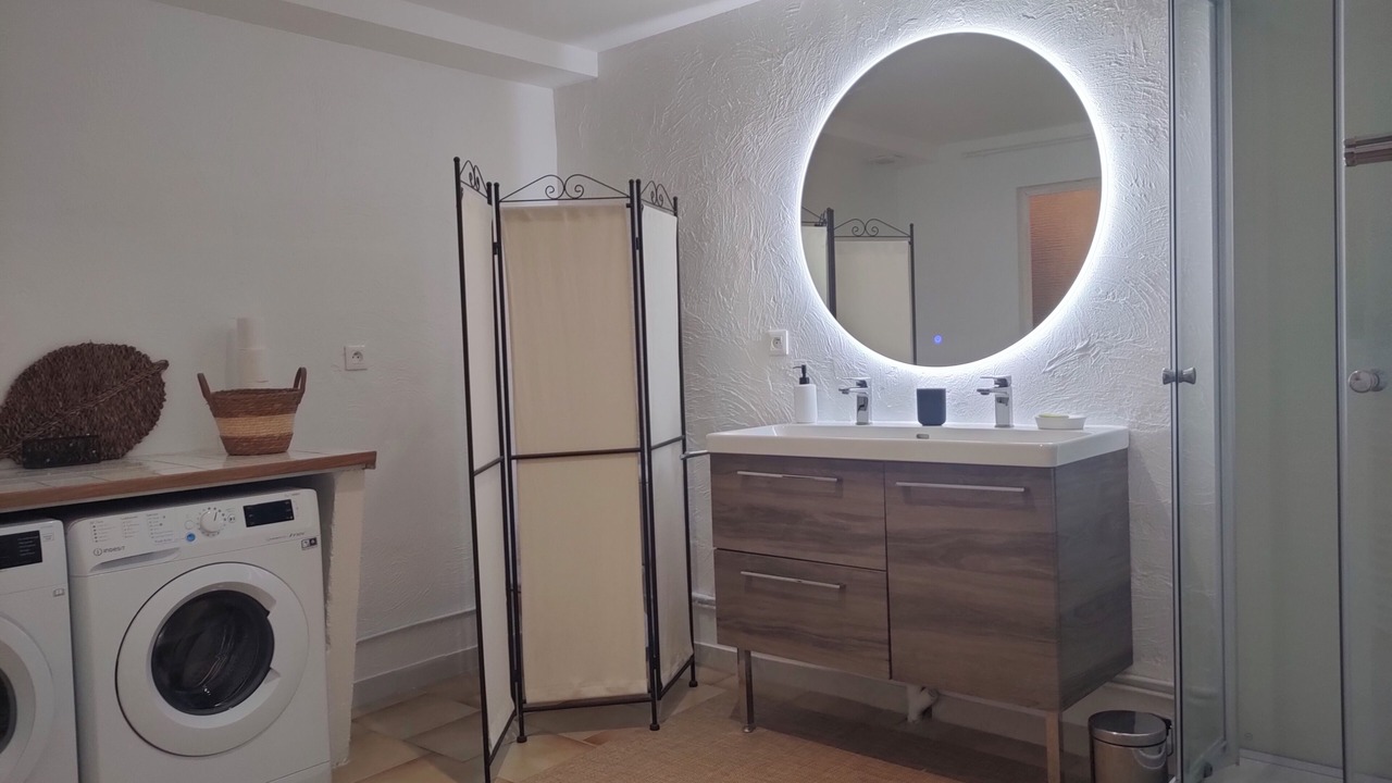 Photo of Bathroom in Montesquieu-des-Alberes