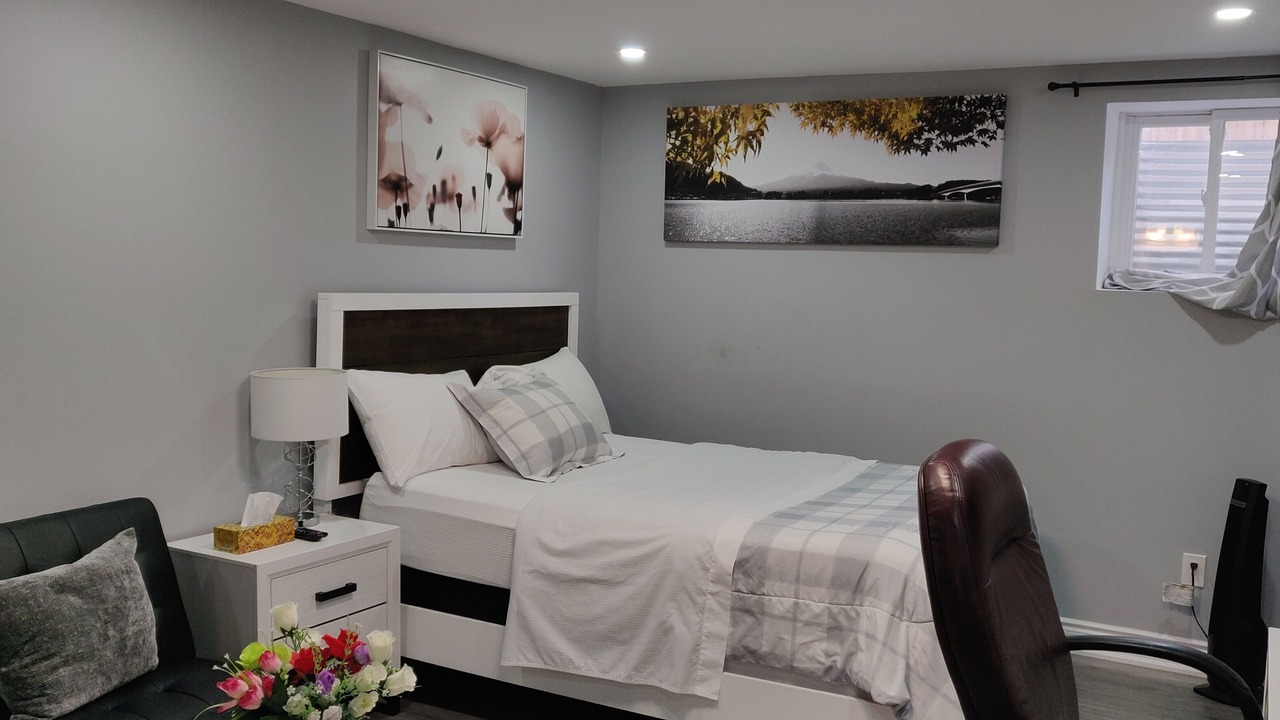 Photo of Bedroom in Halton Regional Municipality