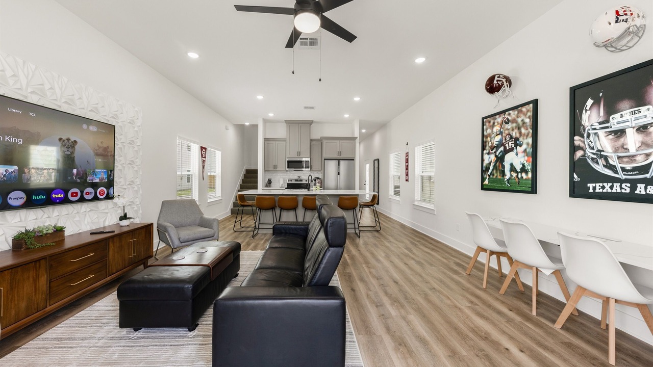 Photo of Livingroom in College Station