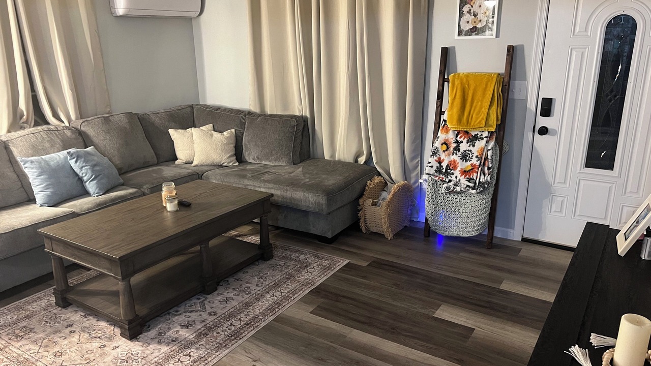 Photo of Livingroom in Amherst