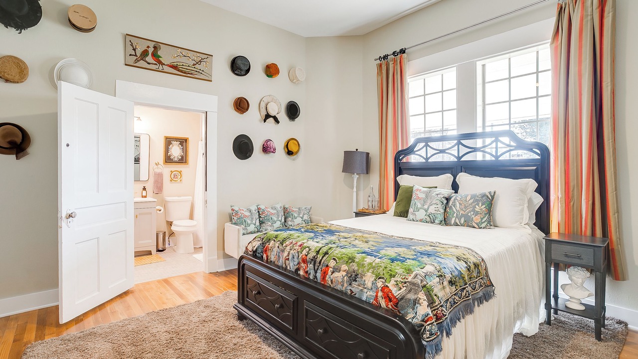 Photo of Bedroom in Central Arlington