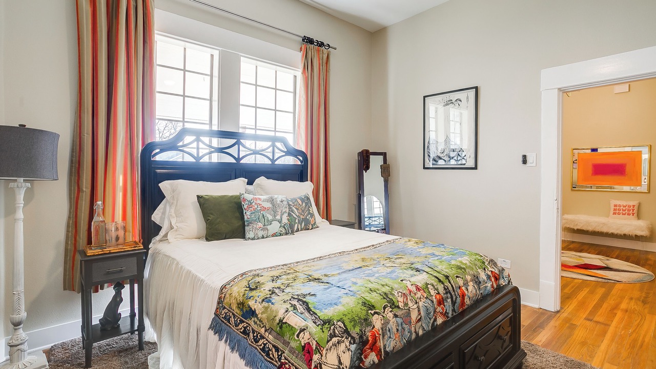 Photo of Bedroom in Central Arlington