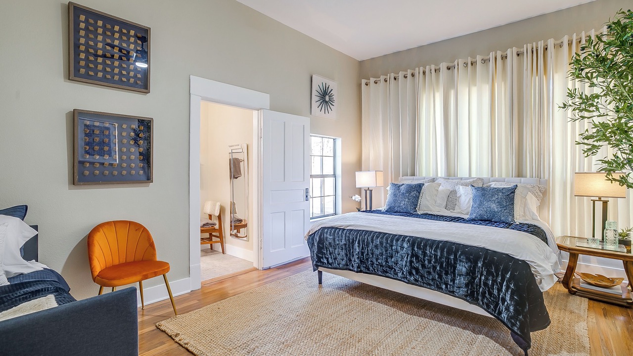 Photo of Bedroom in Central Arlington