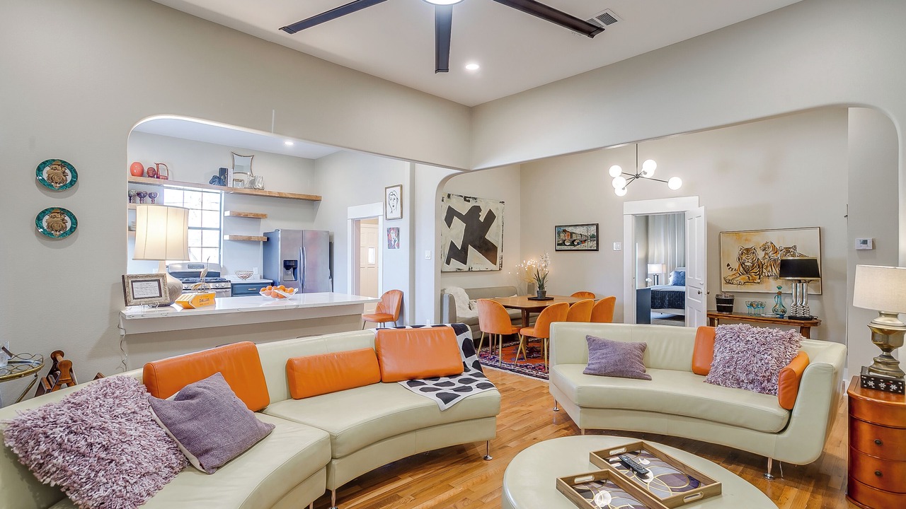 Photo of Livingroom in Central Arlington