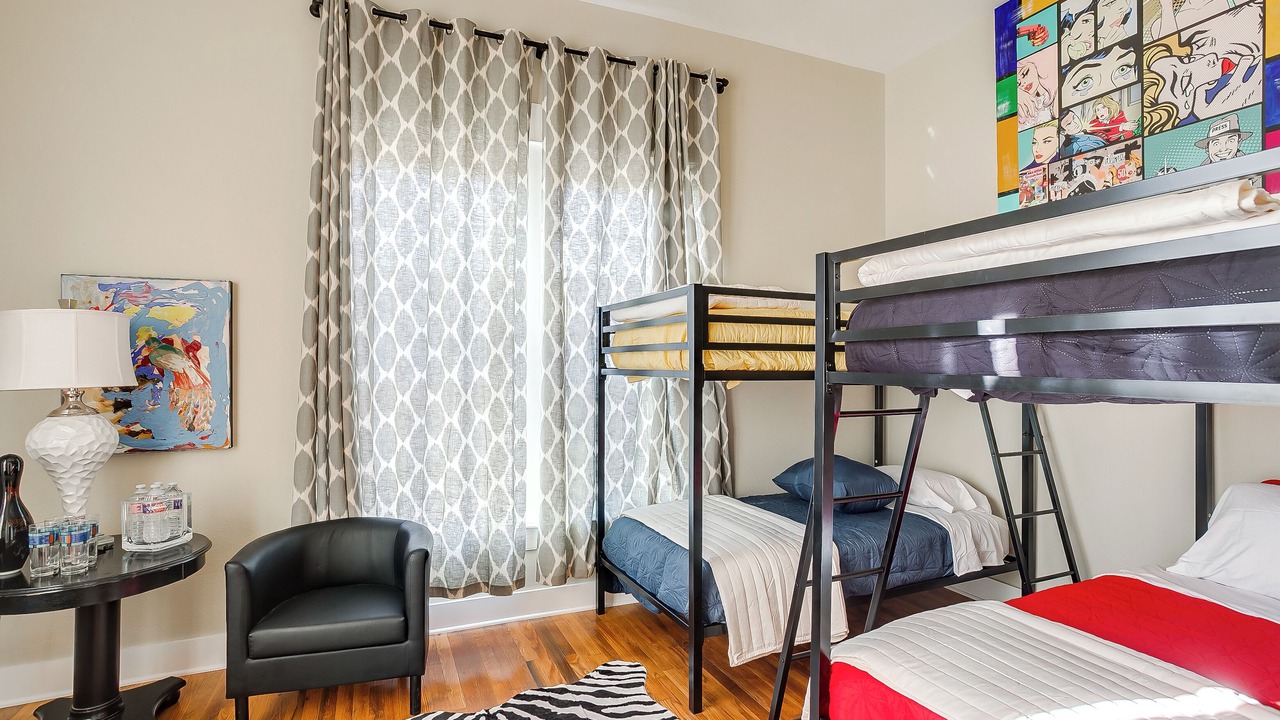 Photo of Bedroom in Central Arlington