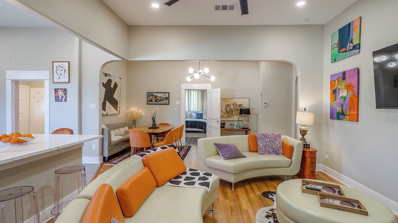 Photo of Livingroom in Central Arlington