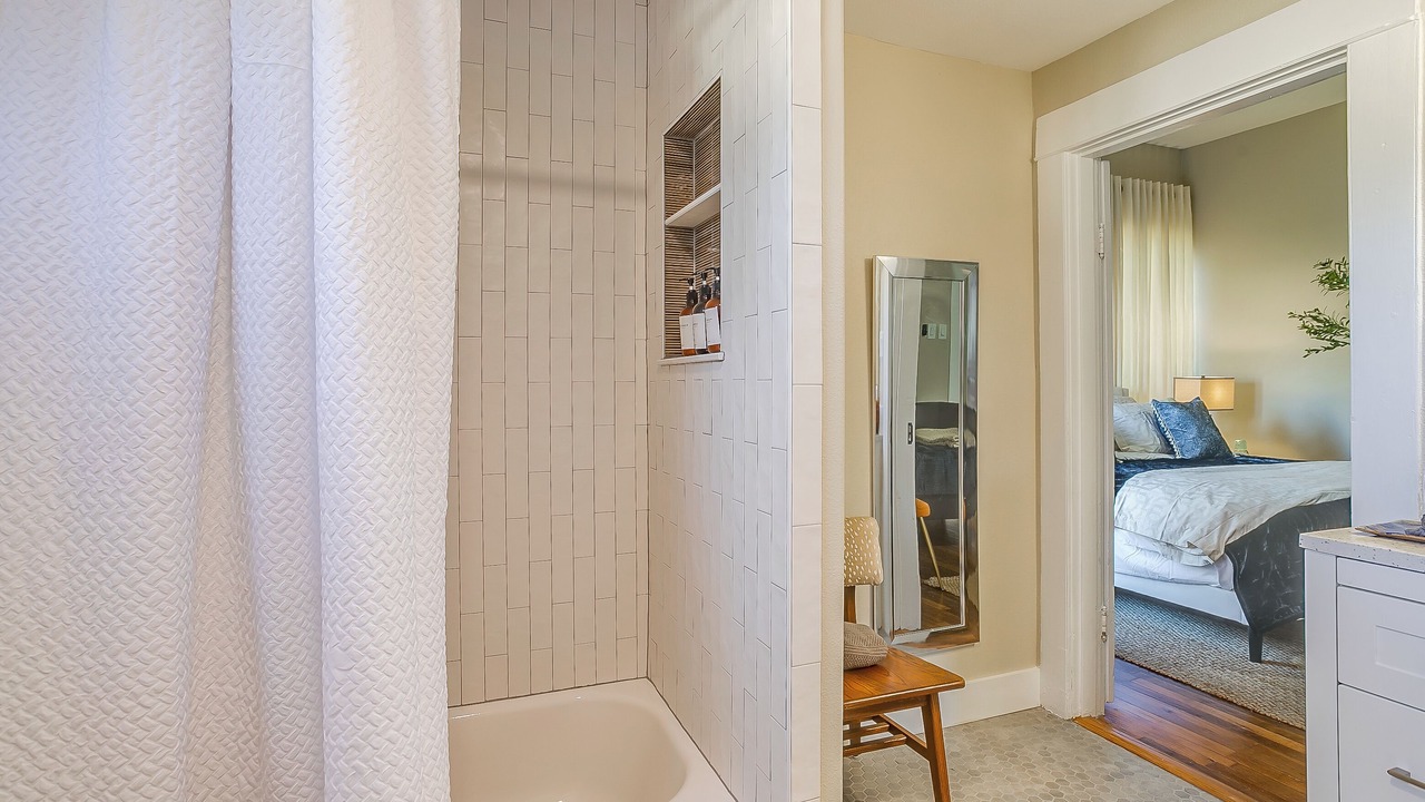 Photo of Bedroom in Central Arlington