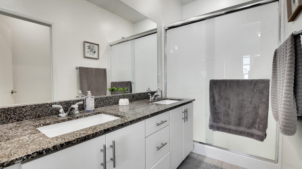 Photo of Bathroom in Lincoln Acres