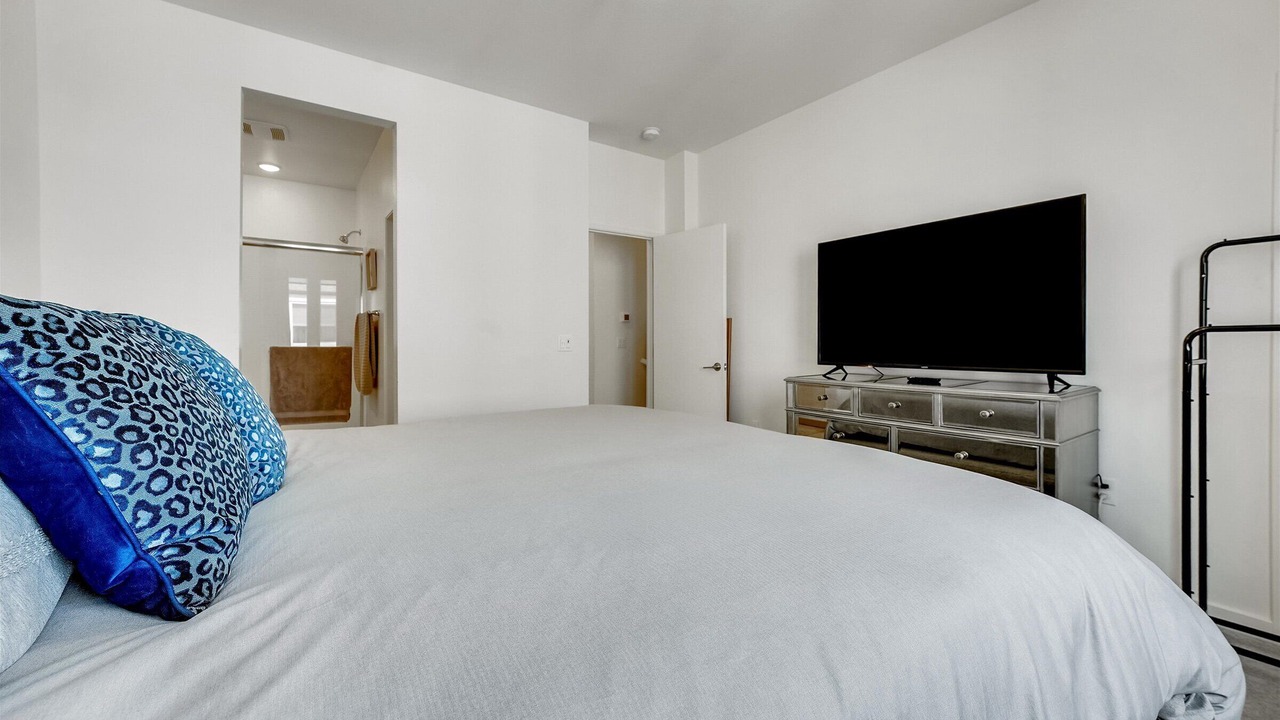 Photo of Bedroom in Lincoln Acres