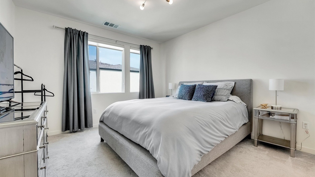 Photo of Bedroom in Lincoln Acres