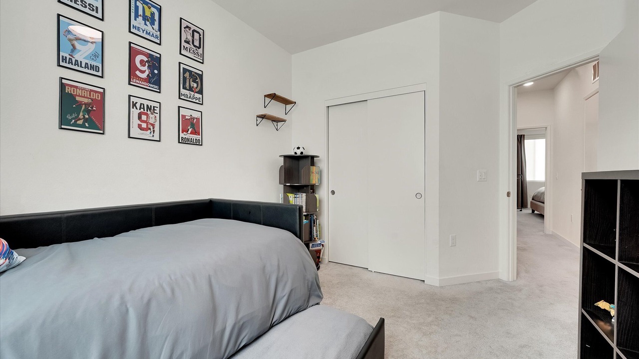 Photo of Bedroom in Lincoln Acres