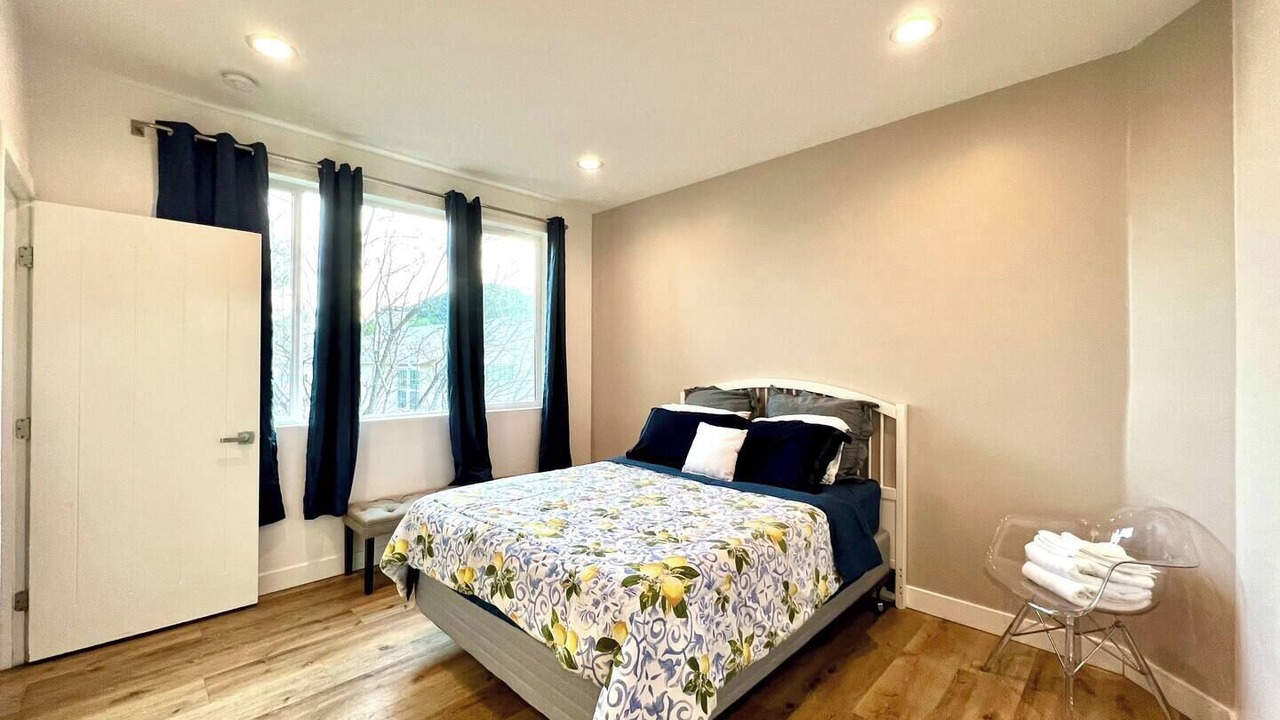 Photo of Bedroom in Canoga Park