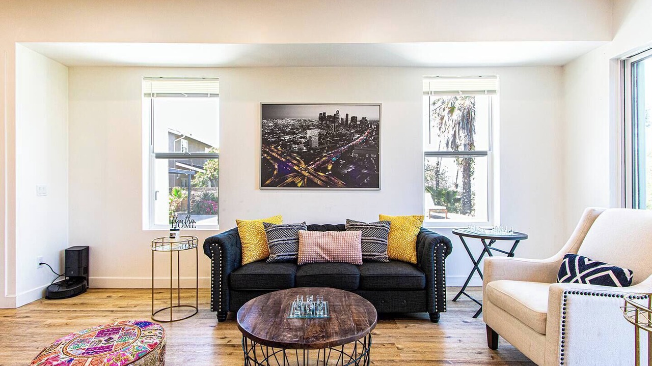 Photo of Livingroom in Canoga Park