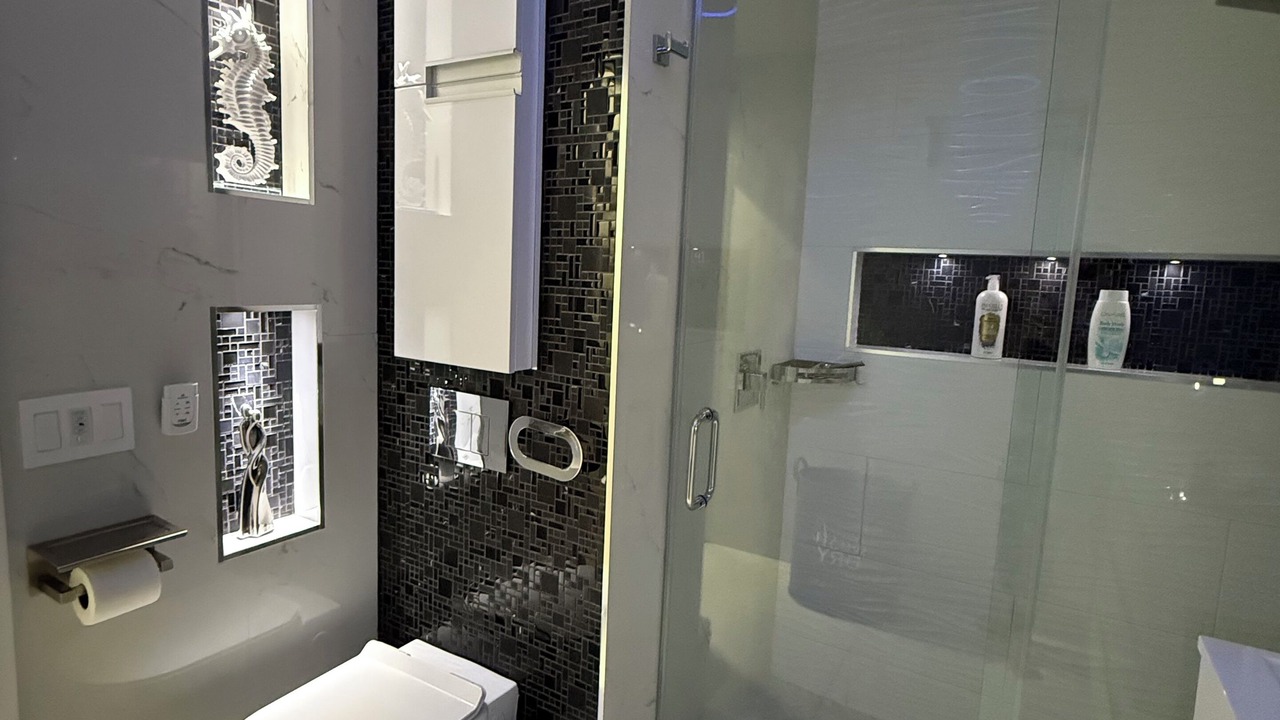 Photo of Bathroom in Hialeah