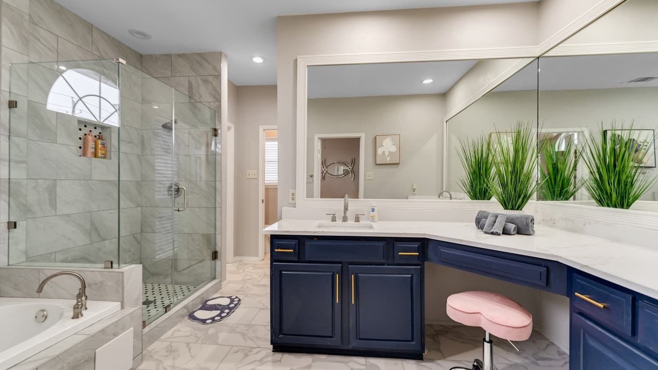 Photo of Bathroom in Rowlett