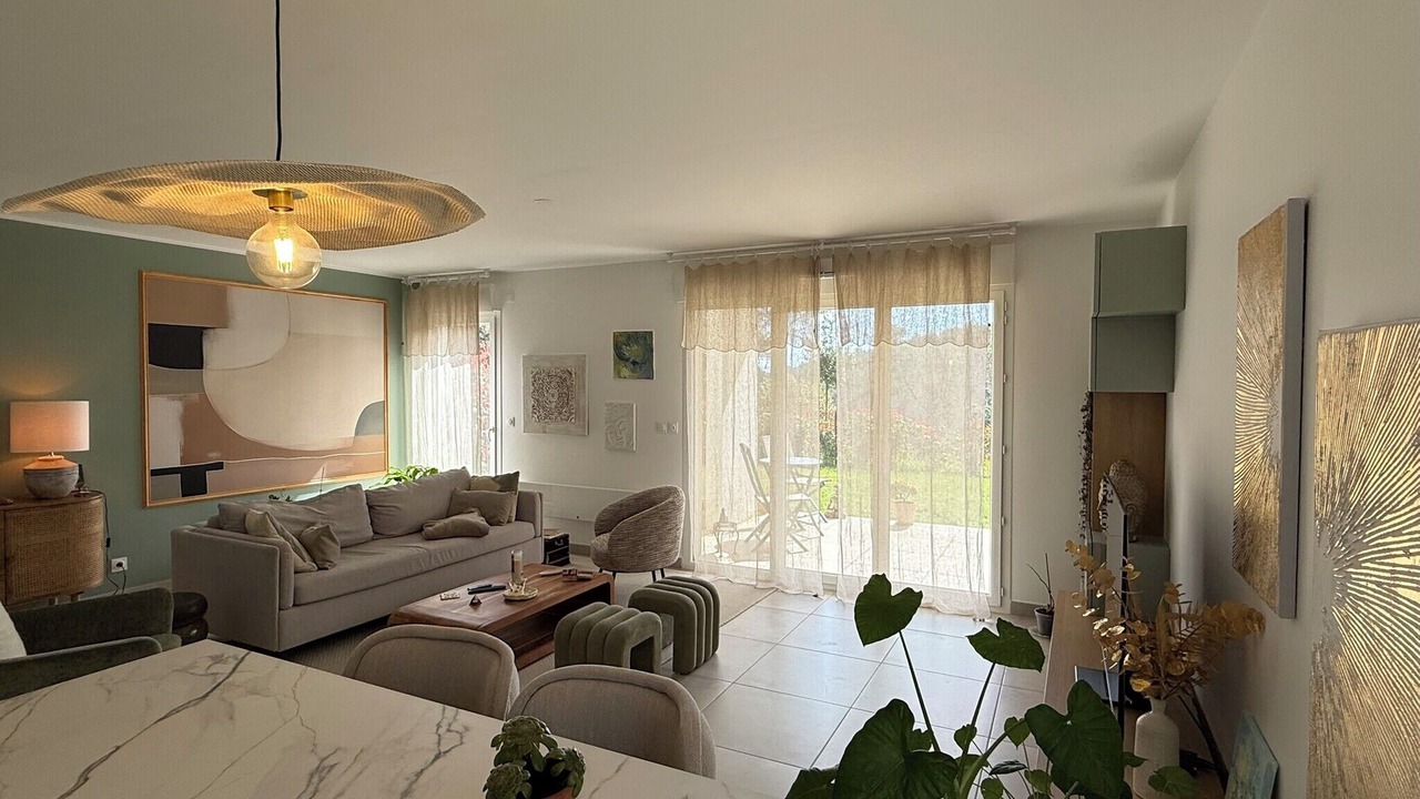 Photo of Livingroom in Valbonne