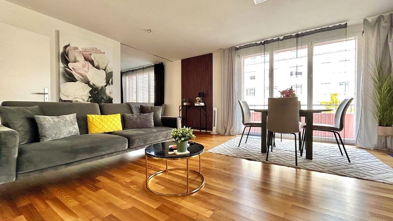 Photo of Livingroom in District 6