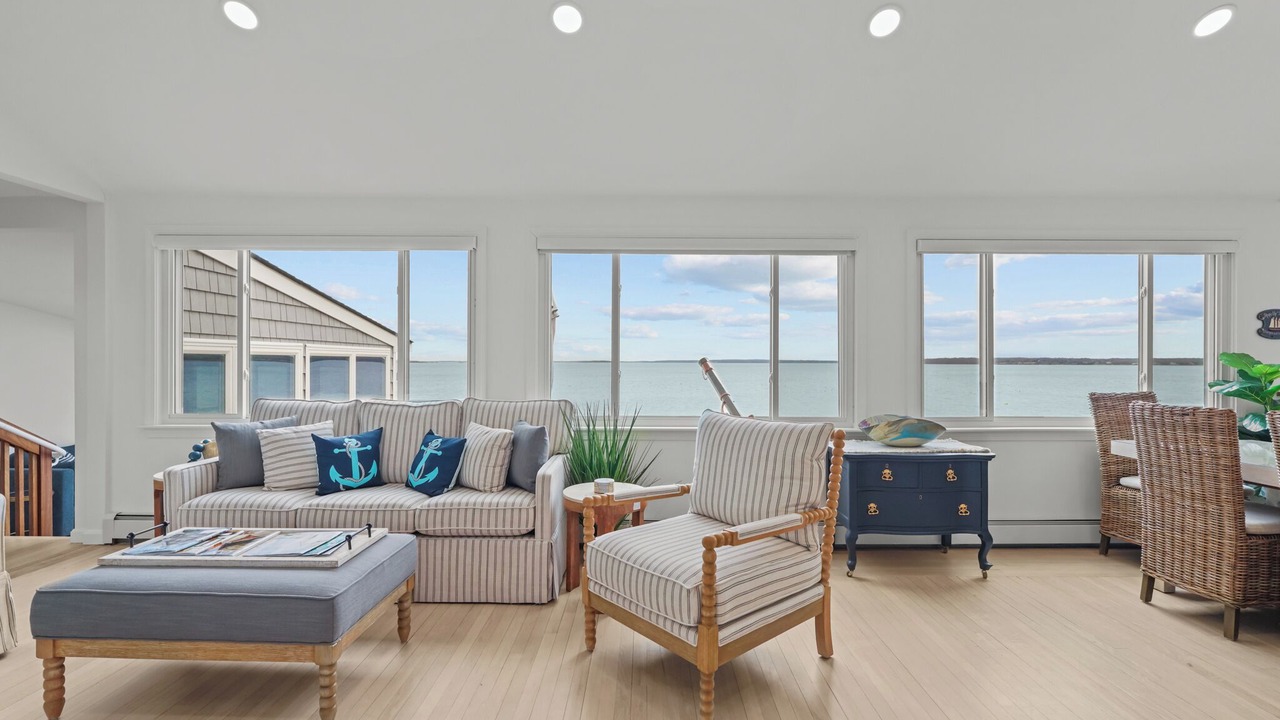 Photo of Livingroom in North Kingstown