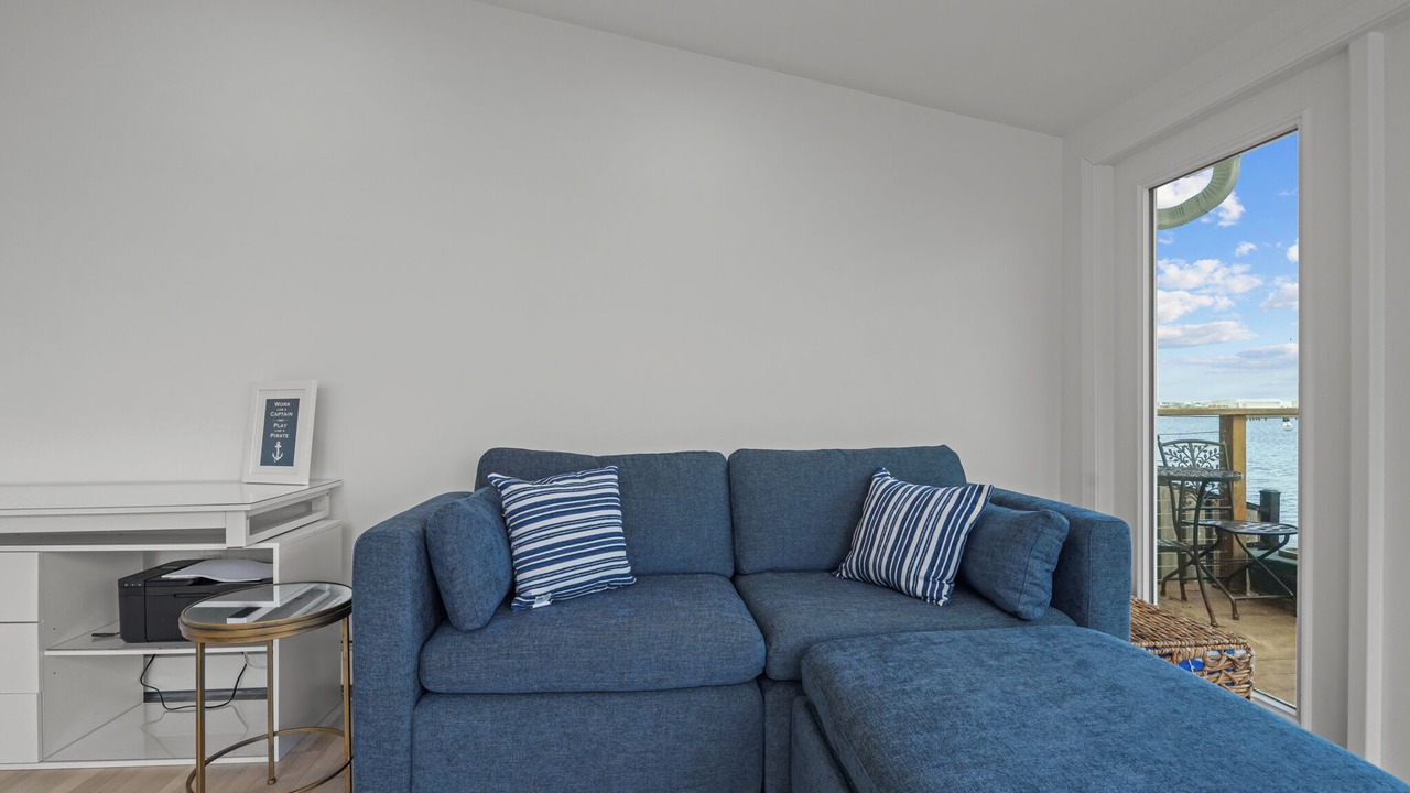 Photo of Livingroom in North Kingstown