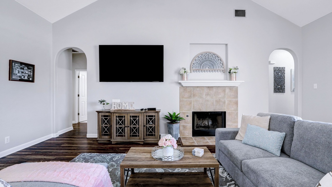 Photo of Livingroom in Helotes