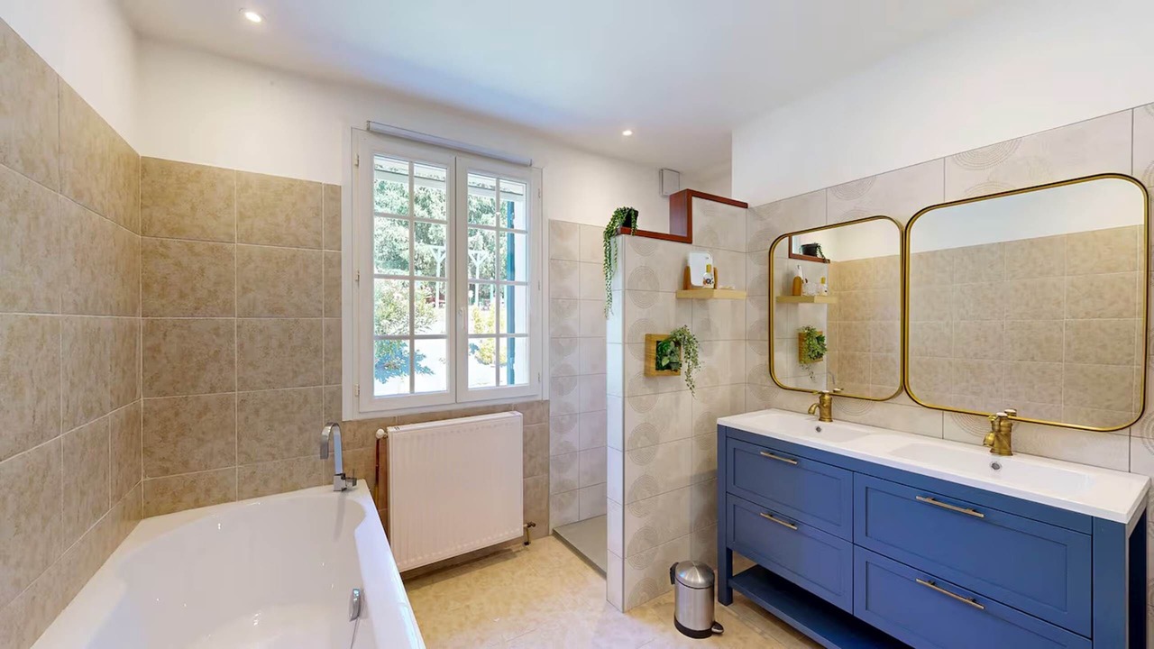 Photo of Others in Saint-Sauveur