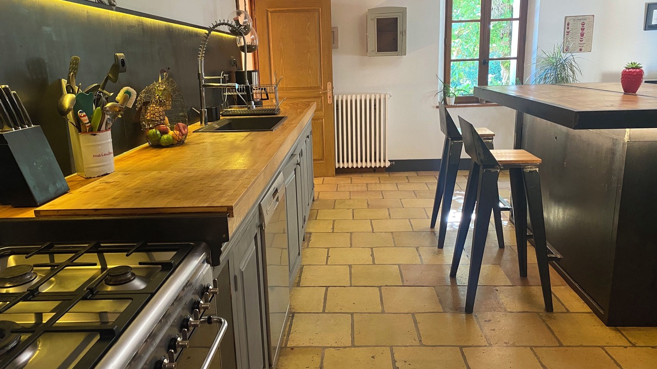Photo of Kitchen in Saint-Etienne-de-Tulmont