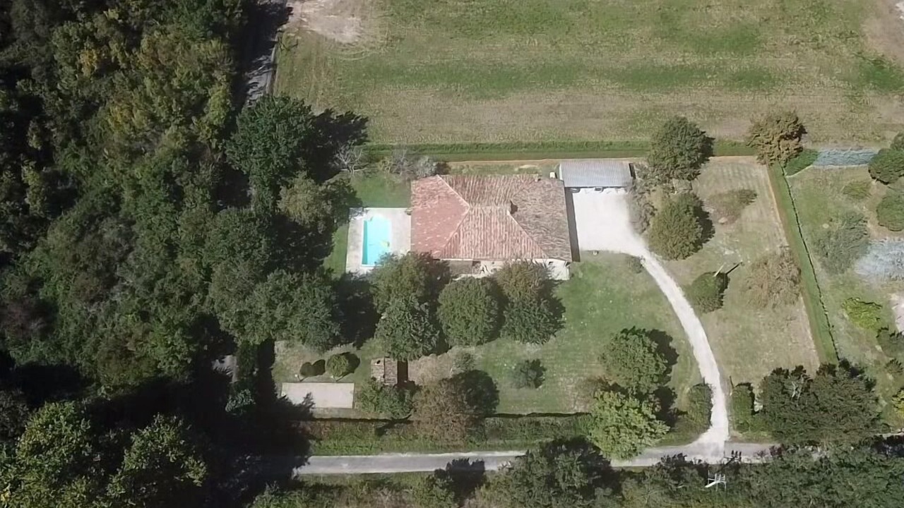 Photo of Outdoor in Saint-Etienne-de-Tulmont