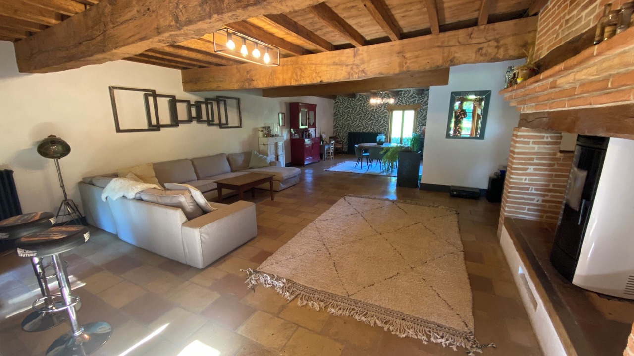 Photo of Livingroom in Saint-Etienne-de-Tulmont