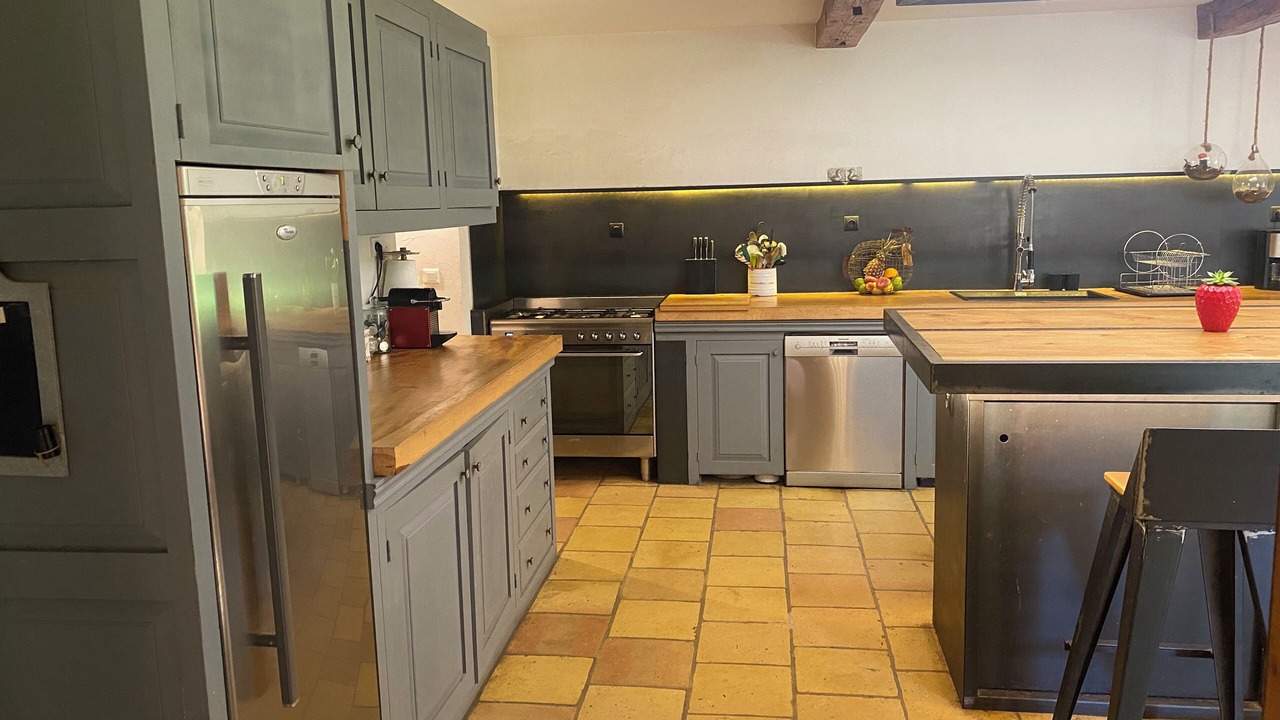 Photo of Kitchen in Saint-Etienne-de-Tulmont