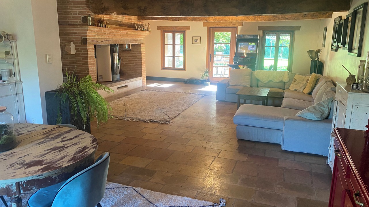 Photo of Livingroom in Saint-Etienne-de-Tulmont