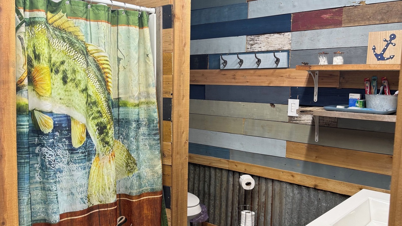 Photo of Bathroom in Zavalla