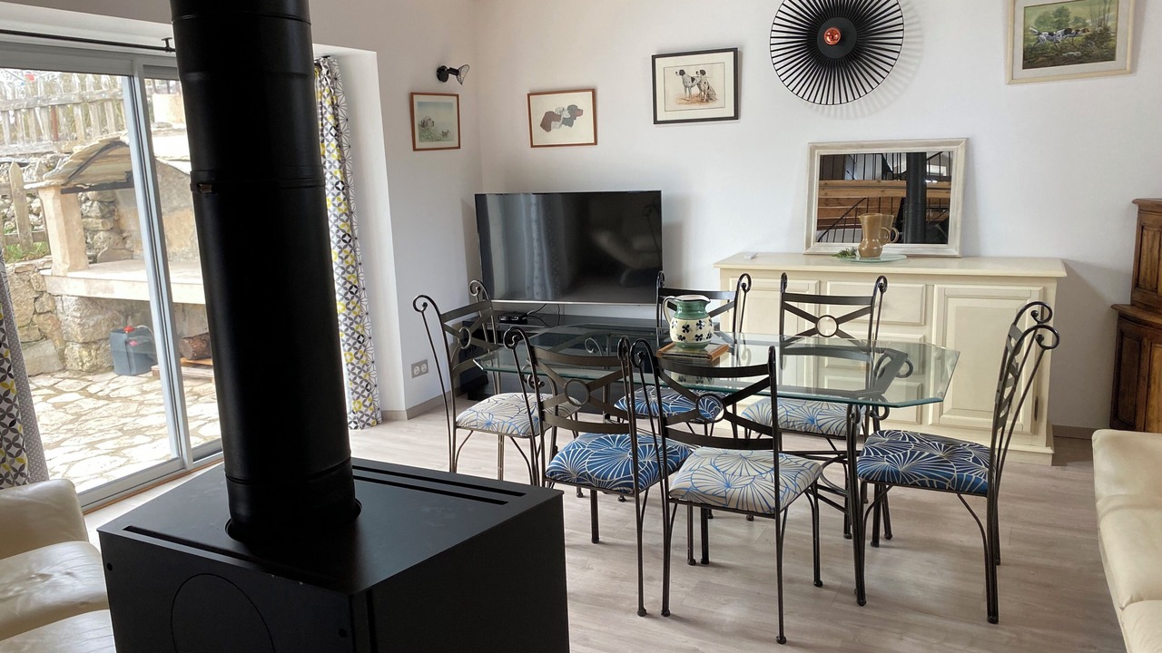 Photo of Livingroom in Saint-Pierre-des-Tripiers
