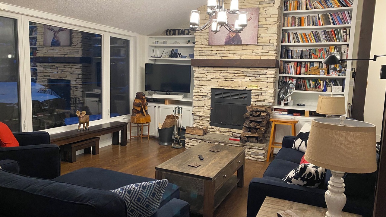Photo of Livingroom in Gravenhurst