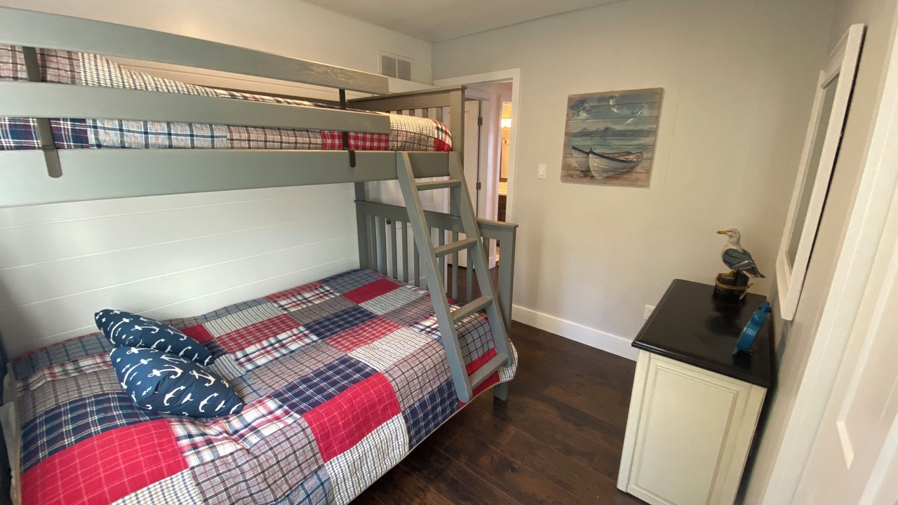 Photo of Bedroom in Gravenhurst
