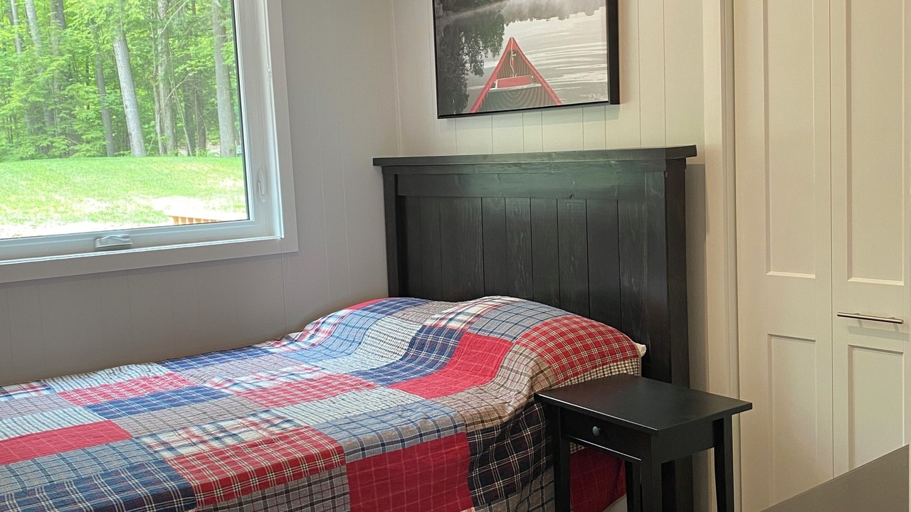Photo of Bedroom in Gravenhurst