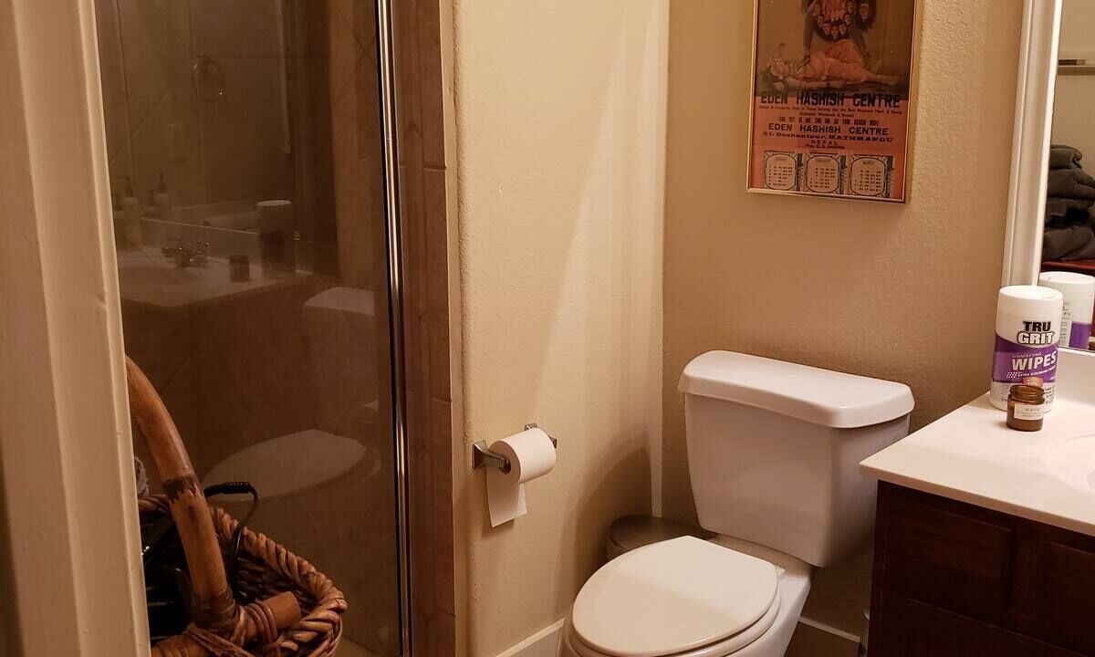 Photo of Bathroom in Shadow Glen