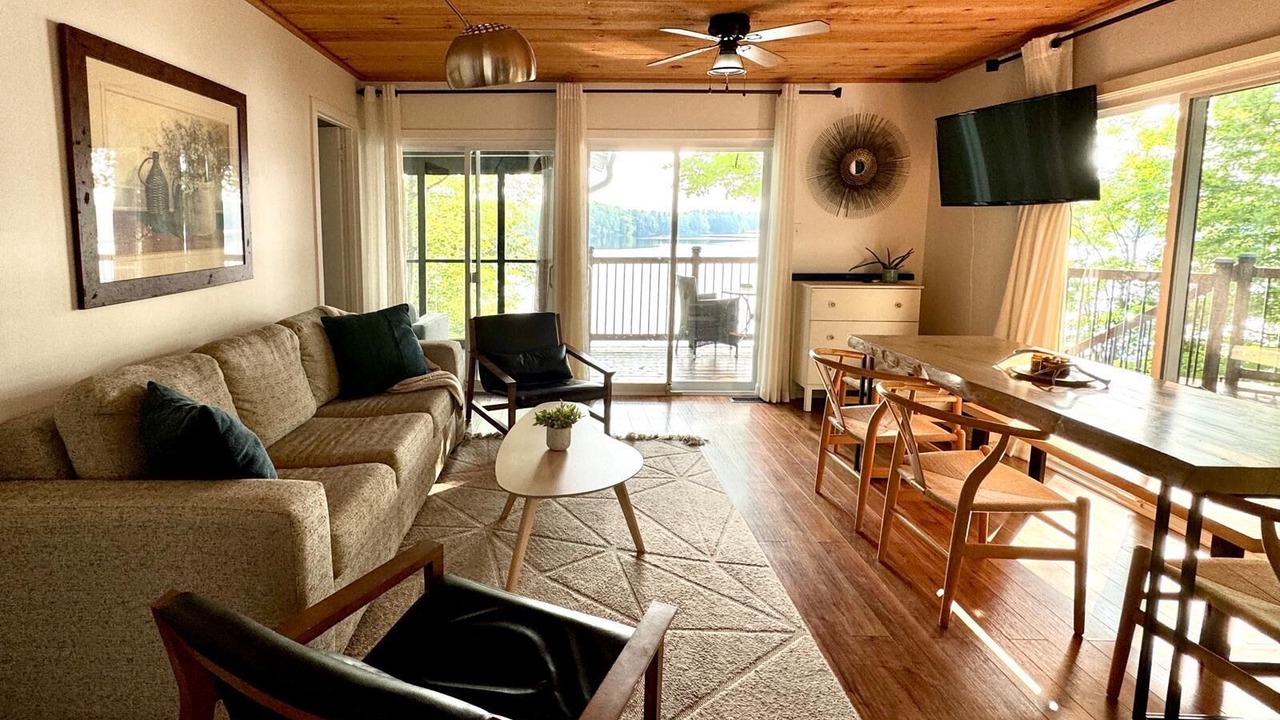 Photo of Livingroom in Frontenac