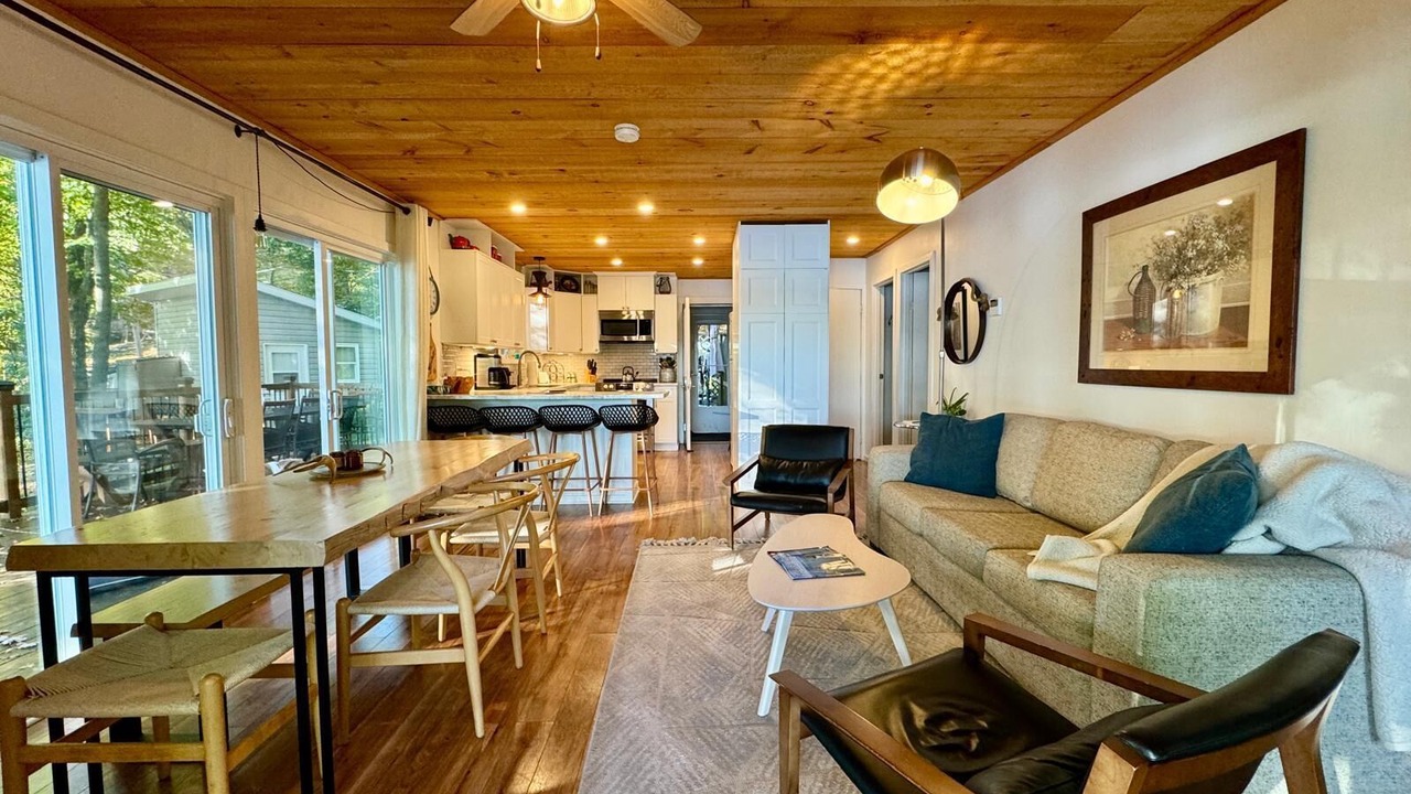 Photo of Livingroom in Frontenac