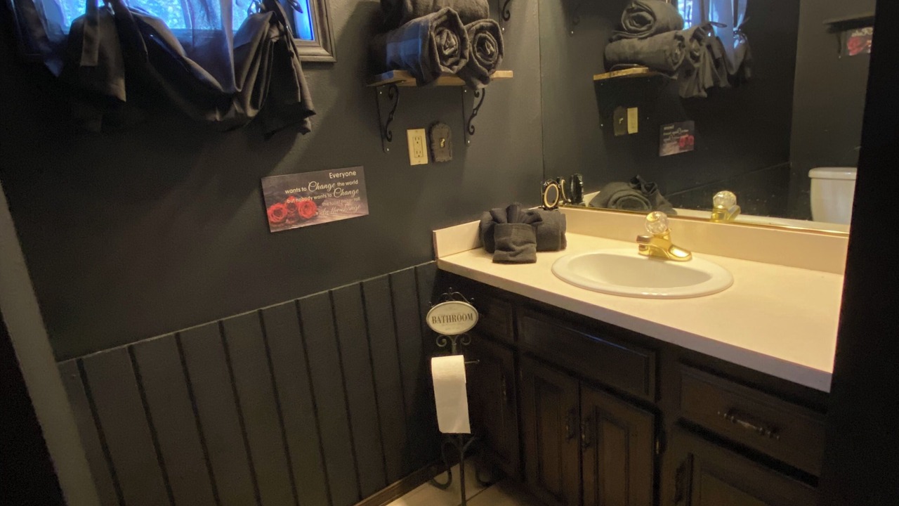 Photo of Bathroom in Maysville