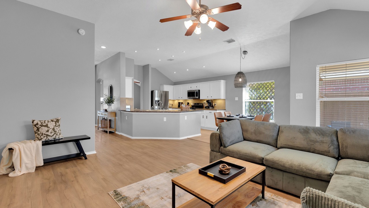 Photo of Livingroom in Spring