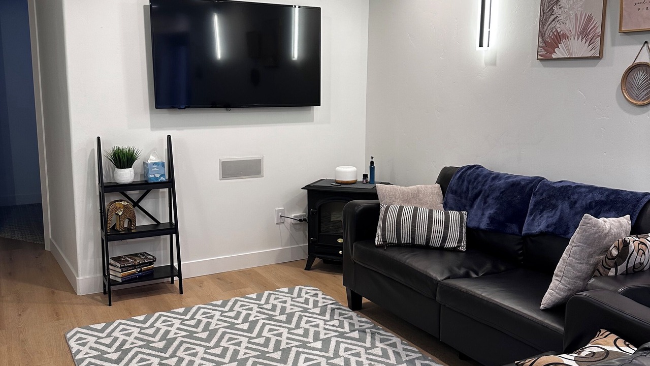 Photo of Livingroom in Eagle Mountain