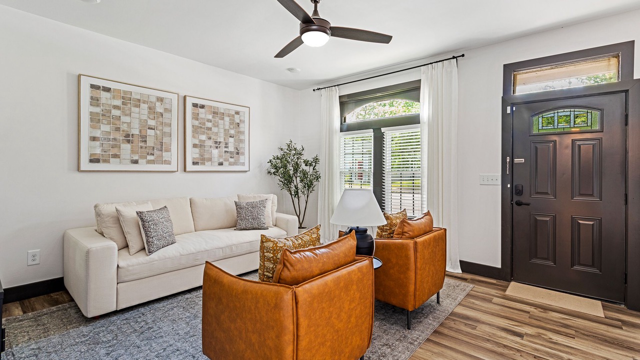 Photo of Livingroom in Smoketown Jackson