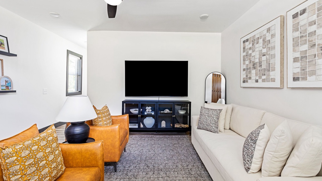 Photo of Livingroom in Smoketown Jackson