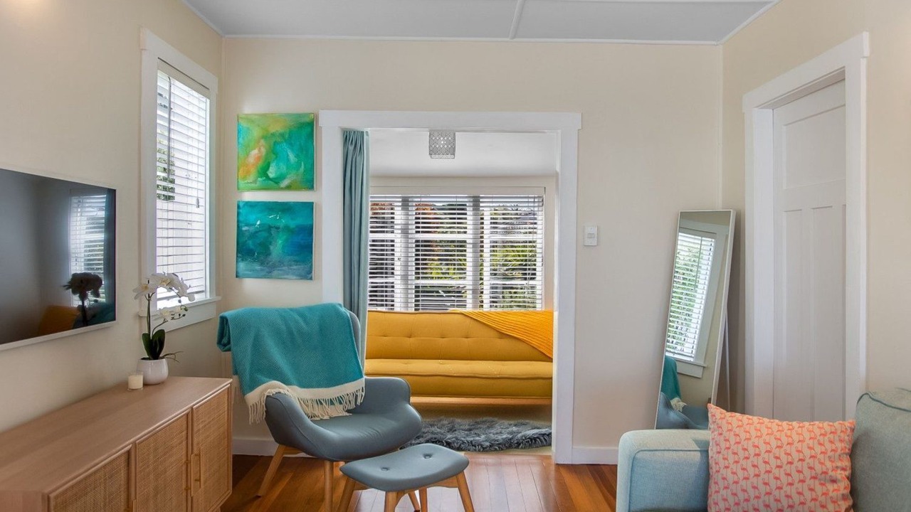 Photo of Livingroom in Russell