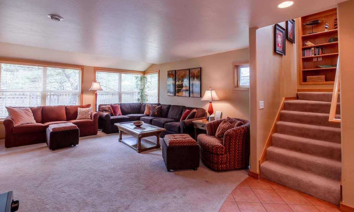 Photo of Livingroom in Shorepine Village