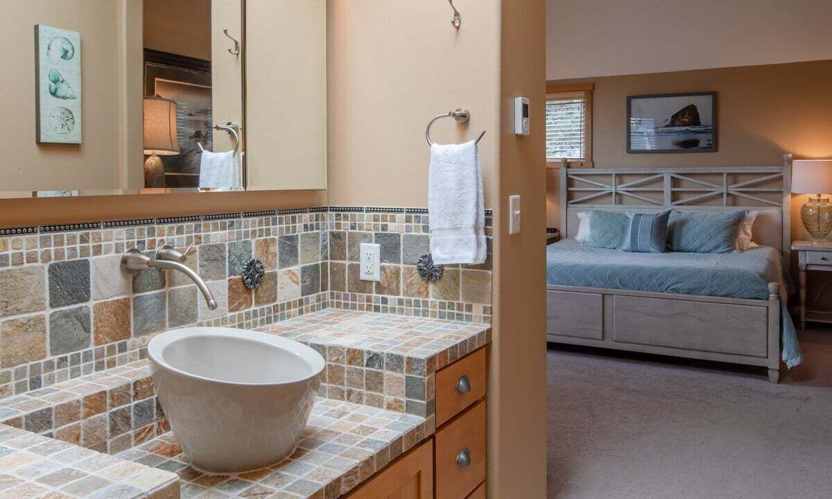 Photo of Bathroom in Shorepine Village