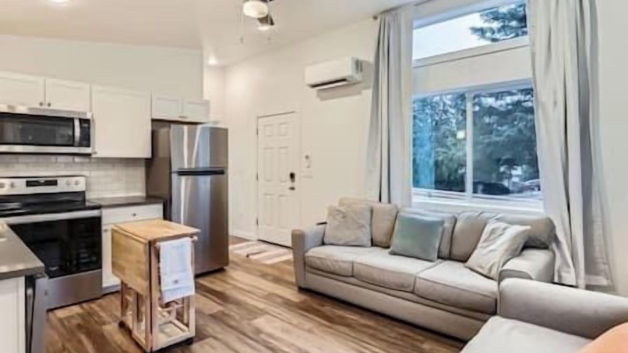 Photo of Livingroom in Aloha