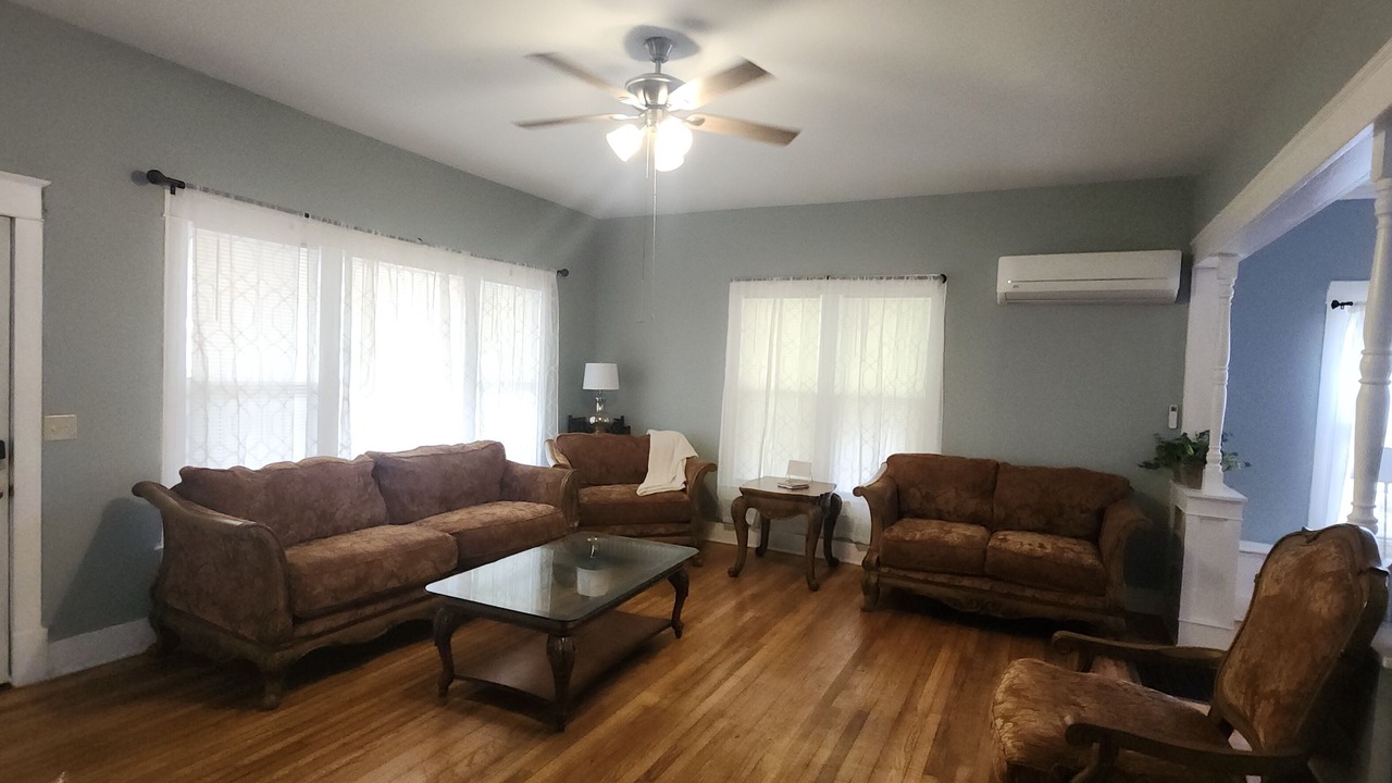 Photo of Livingroom in Clarksville