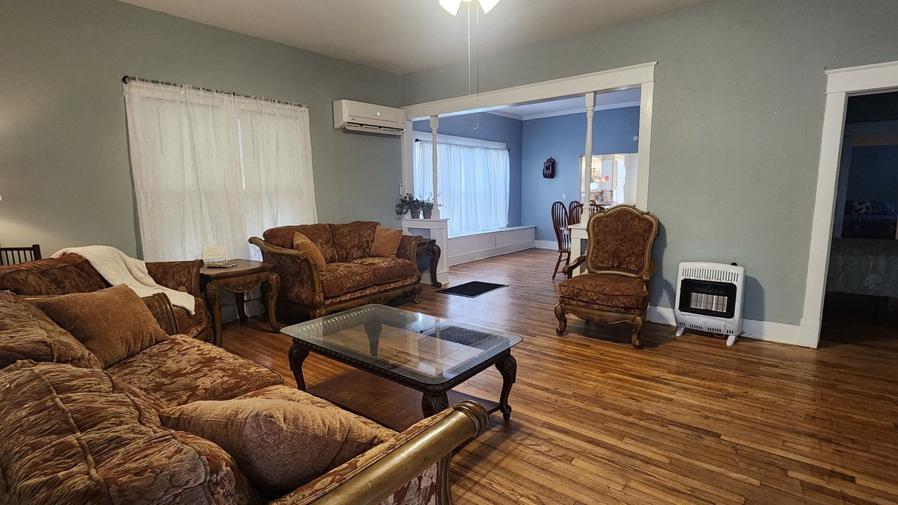 Photo of Livingroom in Clarksville