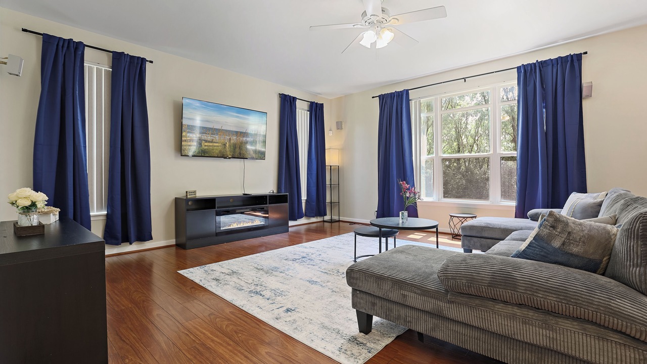 Photo of Livingroom in Aurora